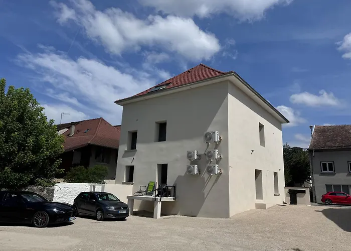 Hebergement Neuf, Centre-Ville De Morestel