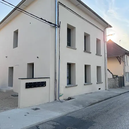 Hebergement Neuf, Centre-Ville De Morestel - Residence Boyraz Exterior photo