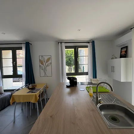 Hebergement Neuf, Centre-Ville De Morestel - Residence Boyraz Exterior photo