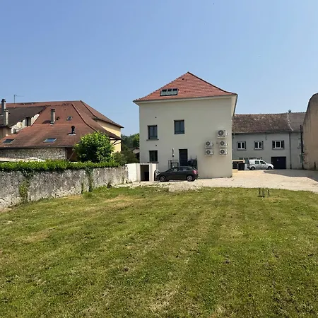 Hebergement Neuf, Centre-Ville De Morestel - Residence Boyraz Exterior photo